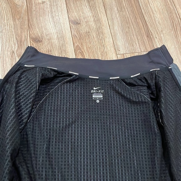 Nike jacket - Picture 7 of 8